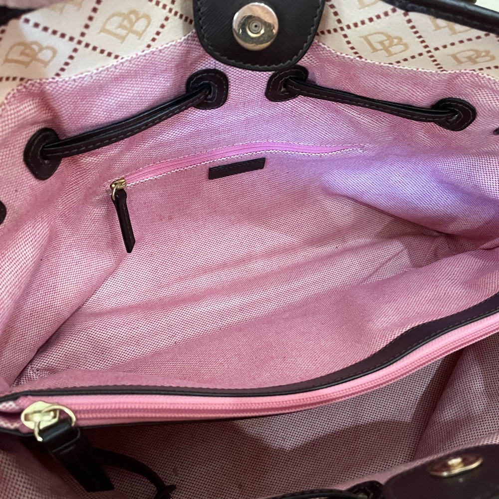 Dooney and Bourke satchel medium size great condition - Picture 7 of 9